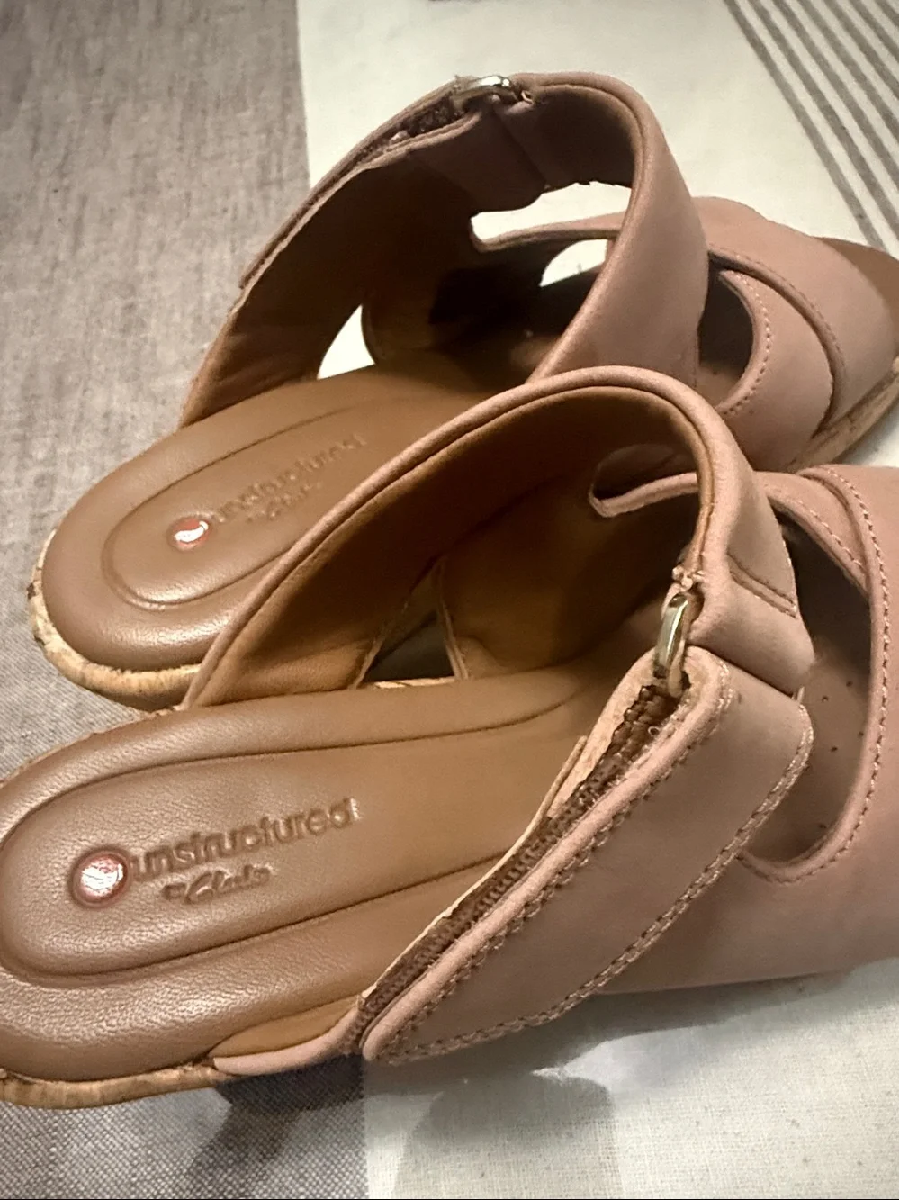 Unstructured By Clarks Women's  Soft pink-taupe leather sandals
